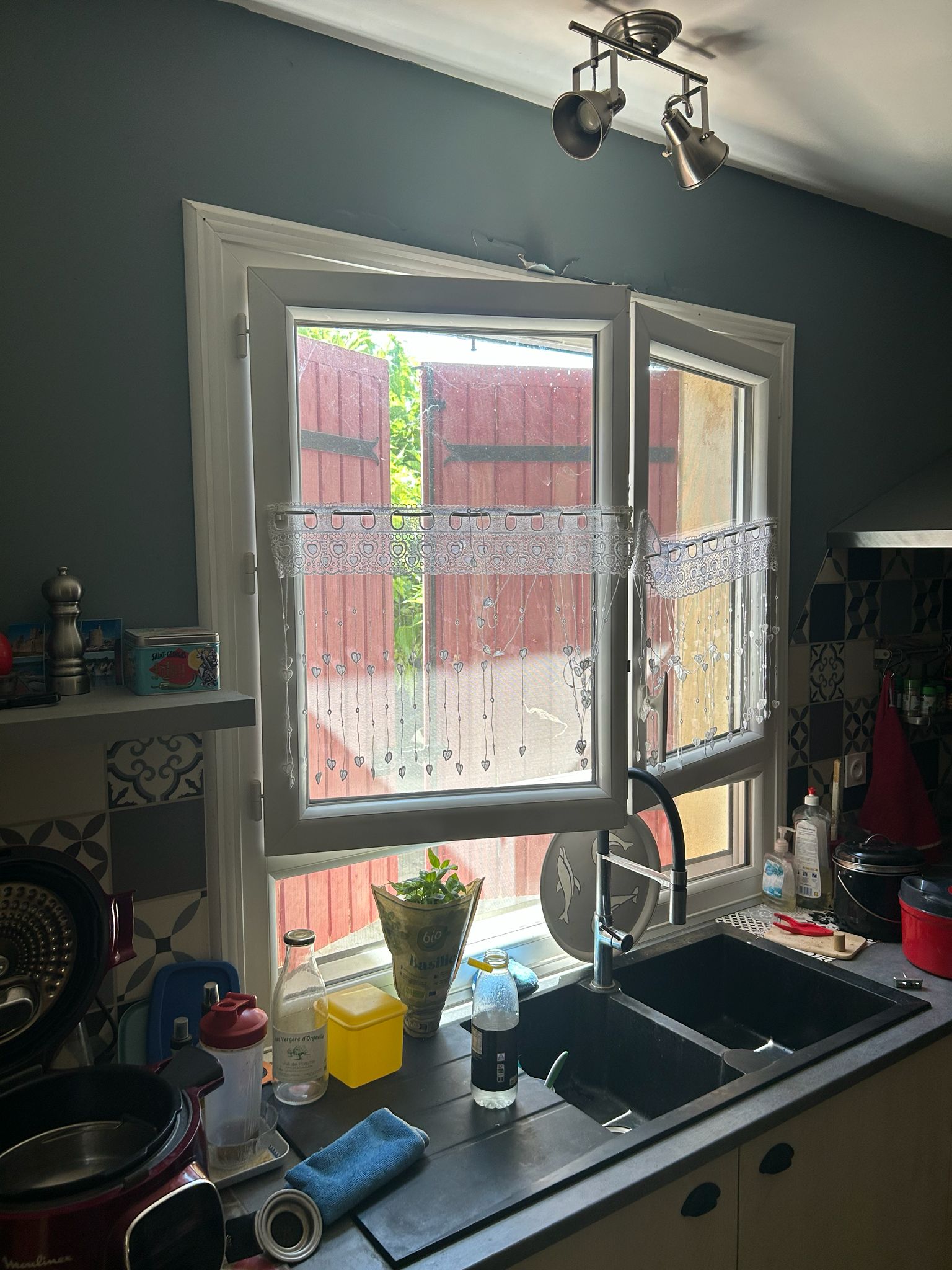 Effraction fenêtre de cuisine — mise en sécurité (devis assurance en cours pour le remplacement de la fenêtre) — photo 2