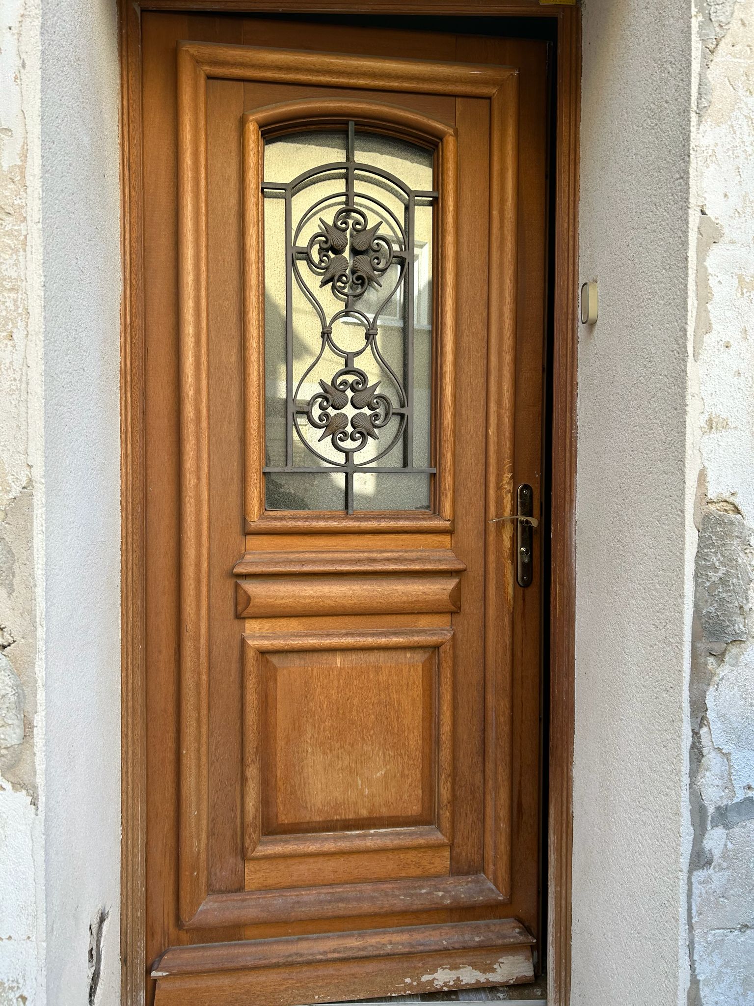 Effraction porte bois (maison) — remplacement du système de fermeture — photo 1